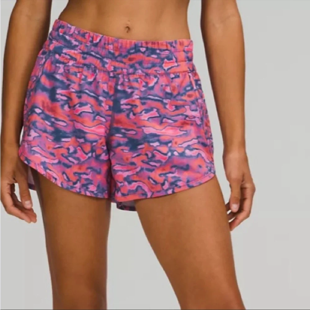 🌸LULULEMON TRACKER SHORT 4”-CHROMA CLASH MULTI-12🌸 - Picture 9 of 11